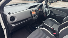 Toyota Yaris 1.33 VVT-i Design 5dr Petrol Hatchback